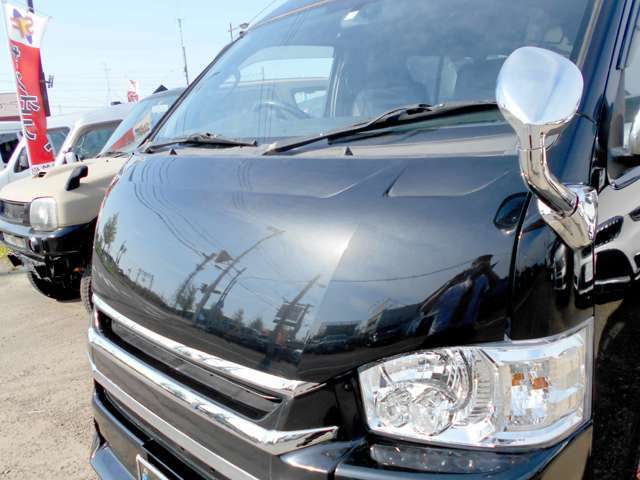 当社は下廻りの錆止め（油性ブラックシャーシ塗装）を納車時無料にて施行致します。総額に整備代金として、部品代、消耗品、工賃全て含まれておりますので、追加料金は一切かかりませんので、ご安心下さい。