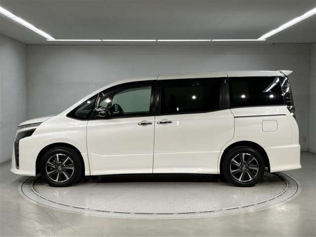 全車走行距離無制限の1年間無料保証付き！全国保証！有料3年間正規店保証αもご用意してます（有料）。