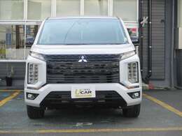 純正LEDライト　フォグランプ　雪道や、悪路を明るく照らします。