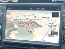 ●純正ナビ:一体感のあるナビは、高級感ある車内を演出してくれます。オーディオ機能も充実しておりますので、運転もより楽しめます♪