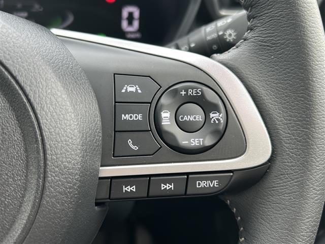 【ステアリングスイッチ】手元のボタンから、オーディオやナビなどの操作ができるので、よそ見をせずに安全に運転に集中できます！