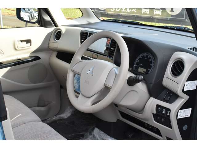 【納車期間】お客様が必要書類をお持ち頂いてから、軽自動車は最短7日間、普通車は最短10日、通常は14日間くらいが目安です。※鈑金や整備の状況で異なりますので随時スタッフにお尋ねください。