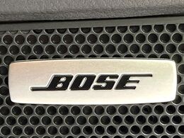 【BOSEサウンドシステム】メーカーオプションの高品位サウンドシステムを搭載。専用のチューニングが施された大小様々なスピーカーから良質なサウンドが奏でられ、臨場感あふれる音響空間を演出します。