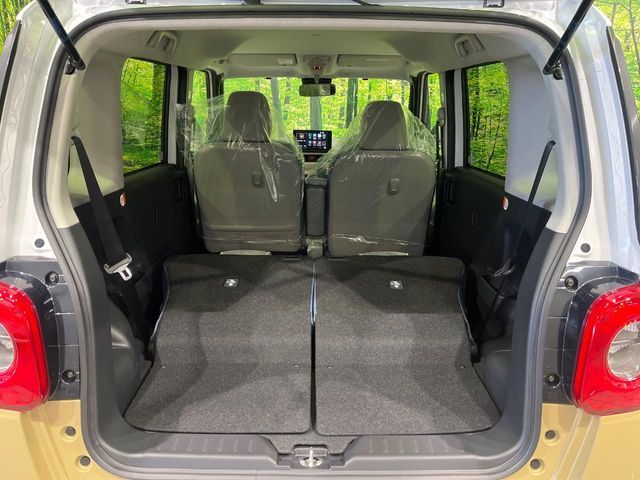 普段のお買い物や通勤、送迎等に十分な荷室スペースを確保しております。セカンドシートを倒すと、大きな荷物の積載も可能です♪