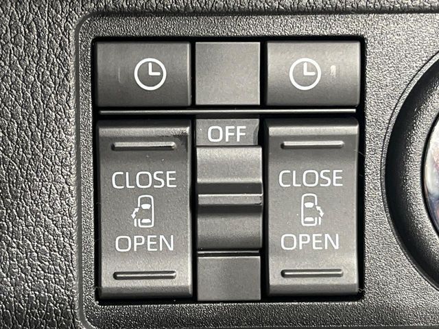 【両側パワースライドドア】スマートキーや運転席のスイッチで後席両側スライドドアの開閉が可能♪電動だから力を入れてドアを開ける必要が無く、小さなお子様でも簡単に開け閉めでき快適です♪