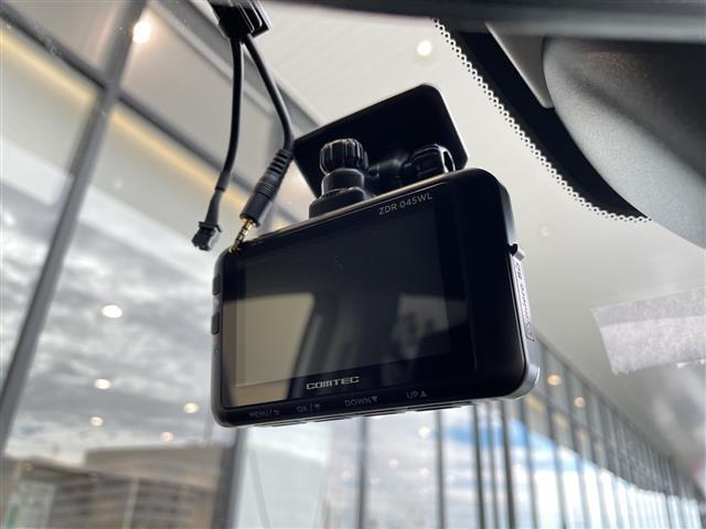 【バックミラー】『バックミラー周辺』の画像になります。写真の内容に関してご不明点、ご質問等がございましたらお気軽にガリバー店舗までお問い合わせください。