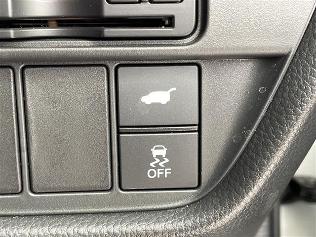 【運転席操作部】『運転席周辺の装備』の画像になります。快適なドライブを楽しむための機能が装備されています！運転席から触れるので使いやすいです！