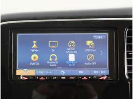 7.7型クラリオン製メモリーナビゲーション装備　フルセグ　AM/FMラシオ　DVD　CD　Bluetooth接続可　ステアリングオーディオリモコンスイッチ対応