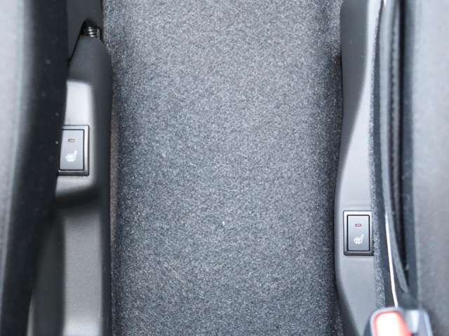 シートヒーター（運転席・助手席）