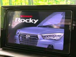 【9インチ　ディスプレイオーディオ】大画面ディスプレイへお持ちのスマートフォンと連携して、ナビやbluetoothでの音楽再生が可能です♪デザインはもちろん操作性も良好！別途ナビ機能の取付可能です♪