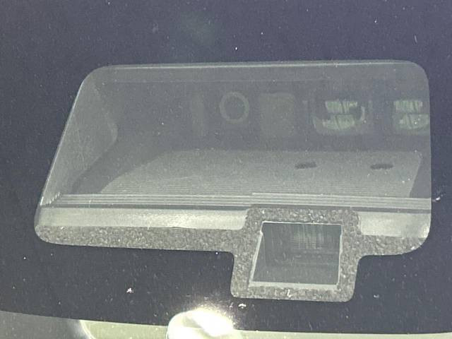 【スズキ　セーフティサポート】走行中に前方の車両等を認識し、衝突しそうな時は警報とブレーキで衝突回避と被害軽減をアシスト。より安全にドライブをお楽しみいただけます。