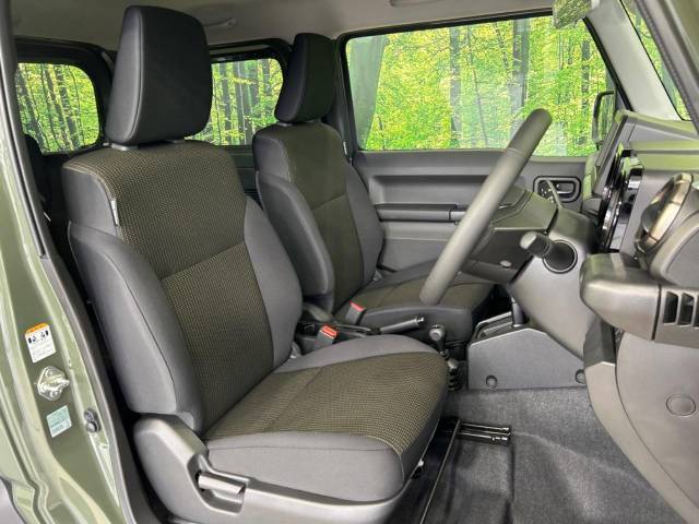 運転席シート廻りは使用感も少なく、良好な状態となっています。丁寧に使われていたことがよくわかりますね。