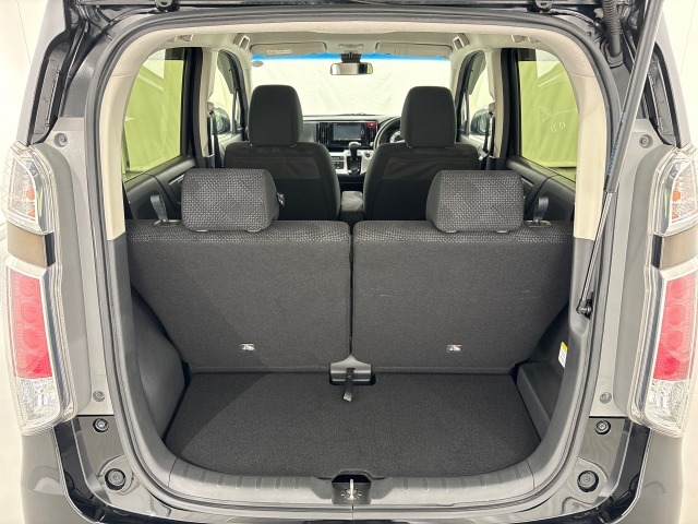 広大なカーゴスペース。週末のお買い物。長期旅行のたくさんの荷物もラクラク