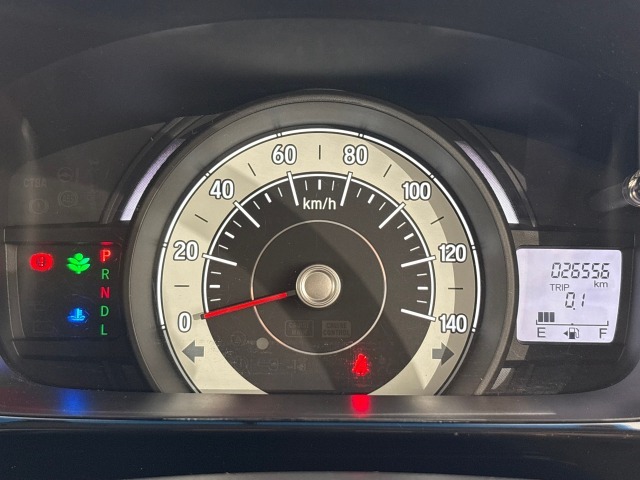 視認性の高いメーター回り。いろいろな情報も表示されます。