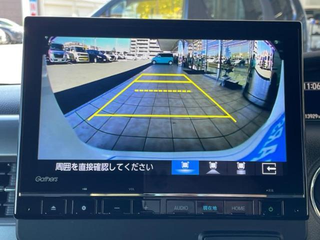 WECARSの展示場では実際に見て、触ってお車をお選びいただけます！知識の豊富な営業スタッフが様々なカーライフをご提案いたします！