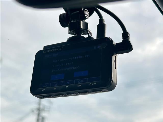 【後部座席操作部】後部座席を快適に過ごしていただくための便利な装備が付いています！