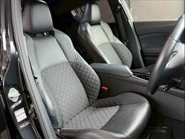 純正 ブラックレザーシートを装備！高級感が溢れています！