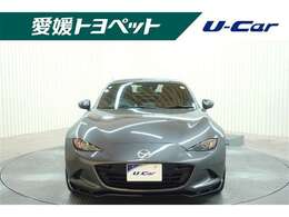 スタイリッシュなフロントグリル＆ヘッドライト♪