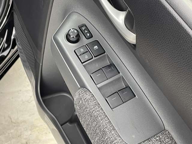 【窓操作部】『窓周辺/窓周辺装備』の画像になります。写真の内容に関してご不明点、ご質問等がございましたらお気軽にガリバー店舗までお問い合わせください。