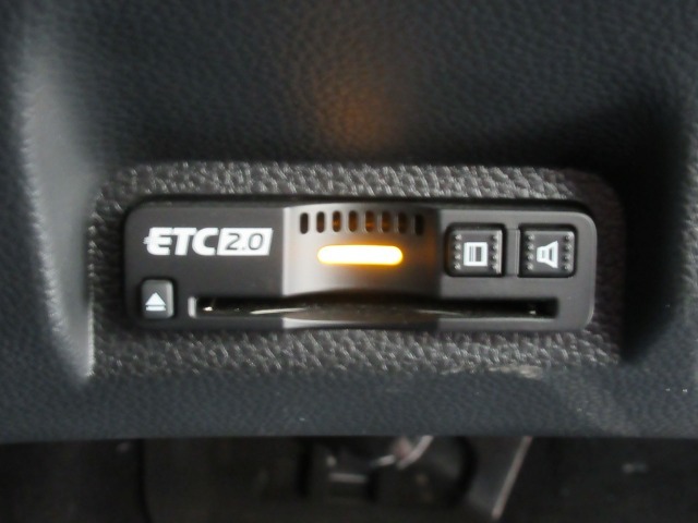 ■ETC付きですから高速道路も楽々ですよ☆しかも休日の割引も適用されますから経済的にも安心な装備ですよ☆