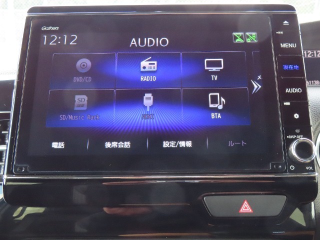Bluetooth接続に対応しています。その他、TVやAM/FMラジオの視聴・CDやDVD再生・USB接続などが可能です。