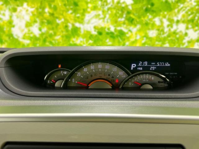 WECARSの展示場では実際に見て、触ってお車をお選びいただけます！知識の豊富な営業スタッフが様々なカーライフをご提案いたします！