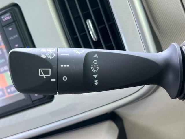 国産車から輸入車まで多様なお客様のニーズのお応えできるように、全国規模で豊富な在庫展開！車のことならWECARSへ！