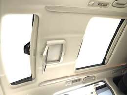 【ツインサンルーフ】サンルーフ装備車両！高級感もアップ、大人気オプション解放感溢れる快適なドライブをお楽しみください♪