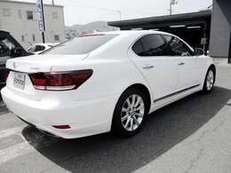 アピスタは、トヨタ系ディーラー『ネッツトヨタ広島』の中古車部門が独立して、グループ内別法人として設立された広島県内に6拠店を構える中古車販売会社です。