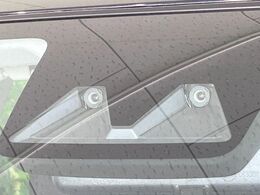 【スマートアシスト】走行中に前方の車両等を認識し、衝突しそうな時は警報とブレーキで衝突回避と被害軽減をアシスト。より安全にドライブをお楽しみいただけます。