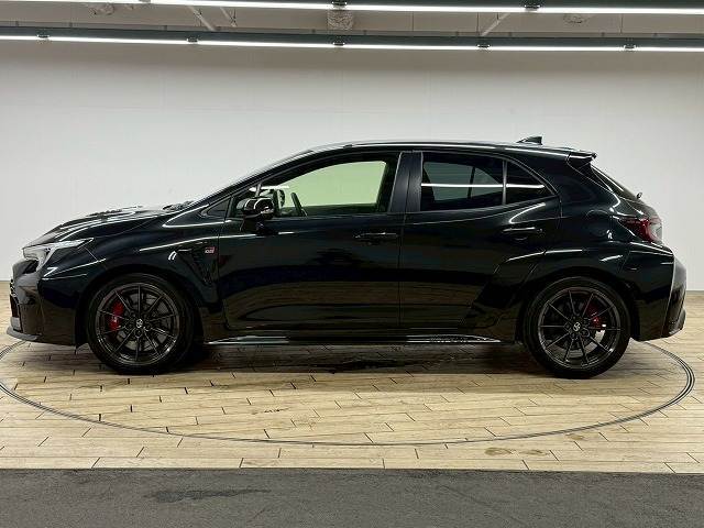 お車ご成約時の付帯率は驚きの90％OVER。GOOD　SPEED自慢のスーパーガラスコーティング。見違えるほどの輝きを放ち、納車後のメンテナンスも楽々。是非一度お試し下さい。