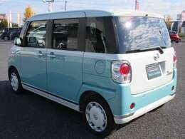 プライバシーガラスなので車内のエアコンの効きも違います！！