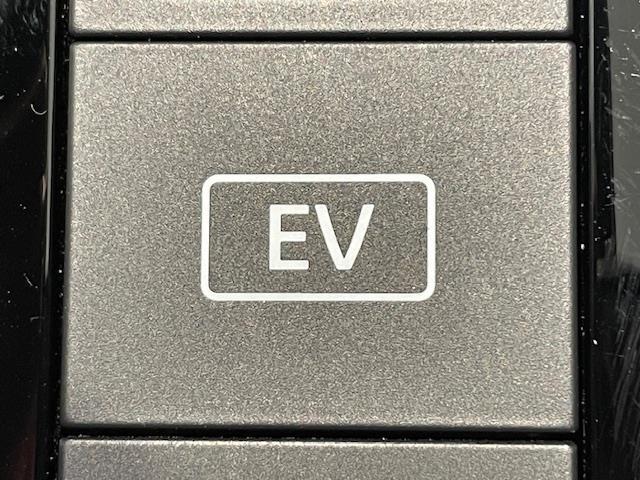 気になる車はすぐにお問い合わせください！画面右側の0066から始まる無料ダイヤルからお問い合わせ下さい！専門スタッフがお車のご質問にお答えいたします！