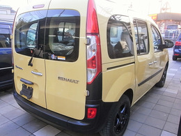 自社整備工場有り、納車整備、車検整備安心してお任せください。板金工場有りです。外装の目立つ傷は自社工場にて板金塗装いたしまして納車いたします。現車確認の時にご指摘ください。