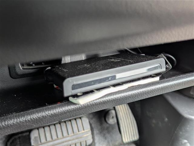 ◆【ETC】有料道路を利用する際に料金所で停止することなく通過できる、ETC車載器（ノンストップ自動料金収受システム機器）が装備されています。セットアップを行うことで利用可能になります。