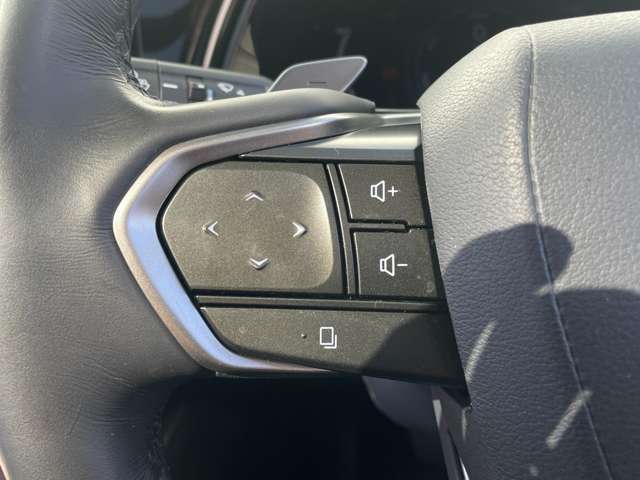 【運転席操作部】『運転席周辺の装備』の画像になります。快適なドライブを楽しむための機能が装備されています！運転席から触れるので使いやすいです！