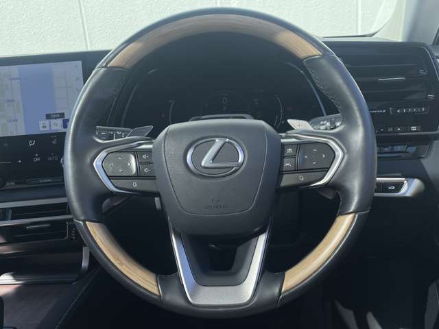 【ハンドル】『ハンドル/ステアリング』の画像になります。写真の内容に関してご不明点、ご質問等がございましたらお気軽にガリバー店舗までお問い合わせください。