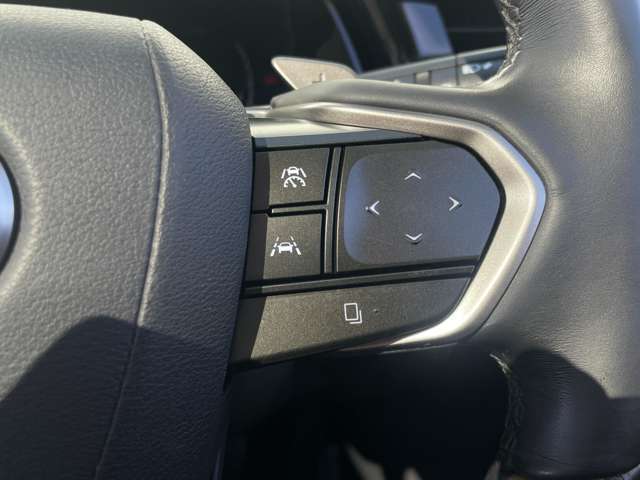 【運転席操作部】『運転席周辺の装備』の画像になります。快適なドライブを楽しむための機能が装備されています！運転席から触れるので使いやすいです！