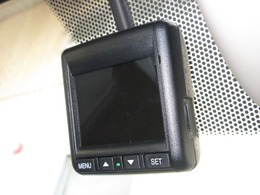 今は、自分を守るのは自分の時代です！ドライブレコーダーは必需品ですね！使うことの無い事が良いのですが・・・