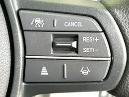 【アダプティブクルーズコントロール】高速道路での長距離走行が楽に！！自動で速度を保つクルーズコントロールが、衝突軽減システムと連携し、前方の車両を感知して車間を保つように速度調節してくれます！！