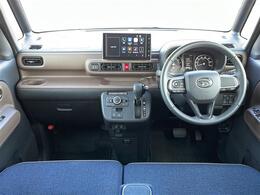 【　オ【インパネ全体】全方位で視界が広く、高い目線で運転もしやすいです！ートエアコン　】車内温度を感知して自動で温度調整をしてくれるのでいつでも快適な車内空間を創り上げます！