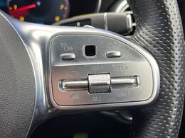 ●レーダークルーズコントロール：前の車との車間距離を一定にとりつつ、一定速度で自動走行してくれる次世代のクルーズコントロール！主に高速道路や自動車専用道路で使用する便利な機能です！