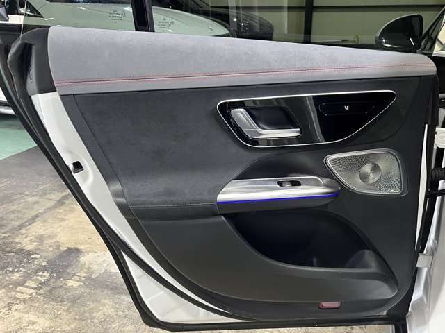 輸入車を通じて感動と歓びを。CAR　INC　Import　Selectionでございます。