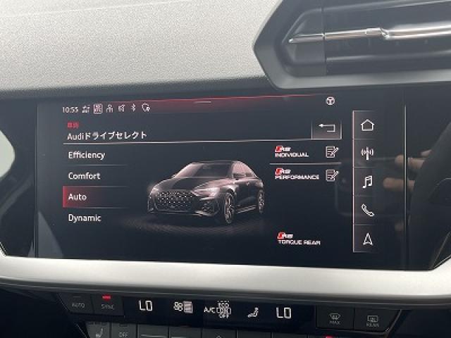 ●Audiドライブセレクト『サスペンション、パワーステアリング、エンジン、トランスミッションなどの特性をスイッチ一つで切り替え可能！ドライバーの好みに合わせてドライブを楽しんでいただけます。』