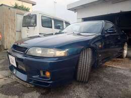 純正ツートン車ですが腰上の青で再塗装済です