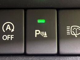 【クリアランスソナー】バンパーに付いたセンサーが障害物を検知！一定の距離に近づくとアラートで教えてくれます♪狭い駐車スペースや車庫入れ時も安心ですね☆