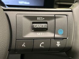 【プロパイロット】高速道路での長距離走行が楽に！！渋滞時と巡回走行のシーンで、アクセル・ブレーキ・ステアリングを自動で制御し、長距離運転の負担を軽減してくれます♪