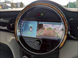 バックカメラ装備。後方確認に役立ち、楽々駐車やバックをしていただけます。