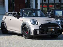 オプション：JOHN　COOPER　WORKS　TRIM（ピアノブラックエクステリア）