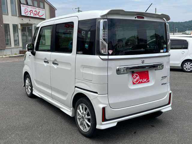 当店には、資格を持った車両鑑定士が常駐の為、展示車両の状態は全て明確♪厳選された高品質な車両のみを展示しております♪気になるクルアがありましたらお気軽にアップル名張店！電話番号0066-9711-965015まで！